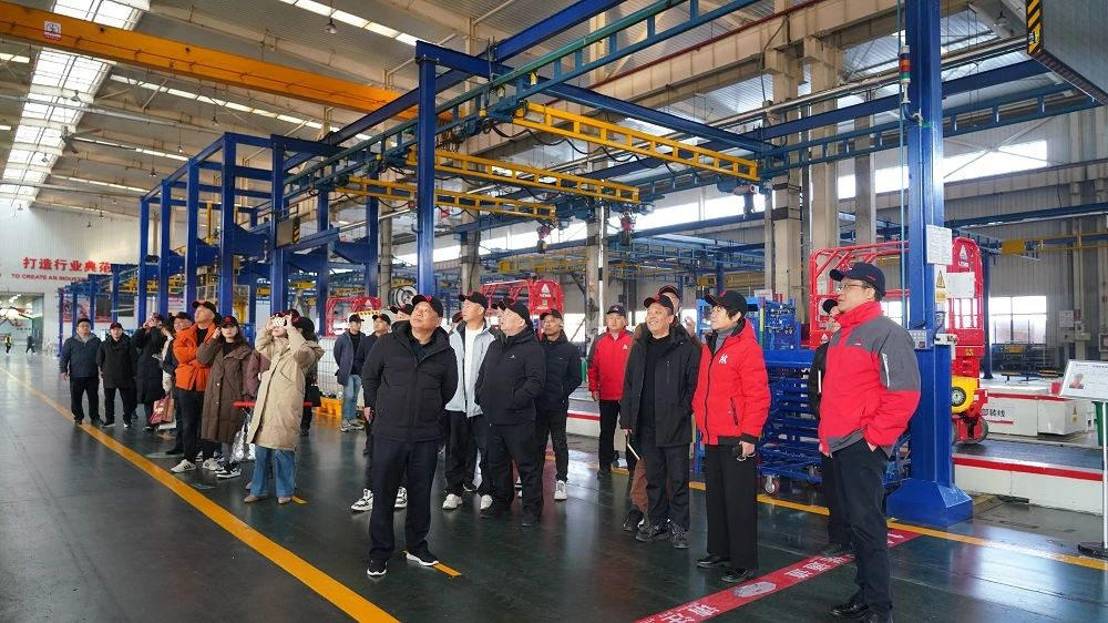 La Cámara de Comercio Minera de Chizhou dialoga con LGMG para explorar rutas de desarrollo