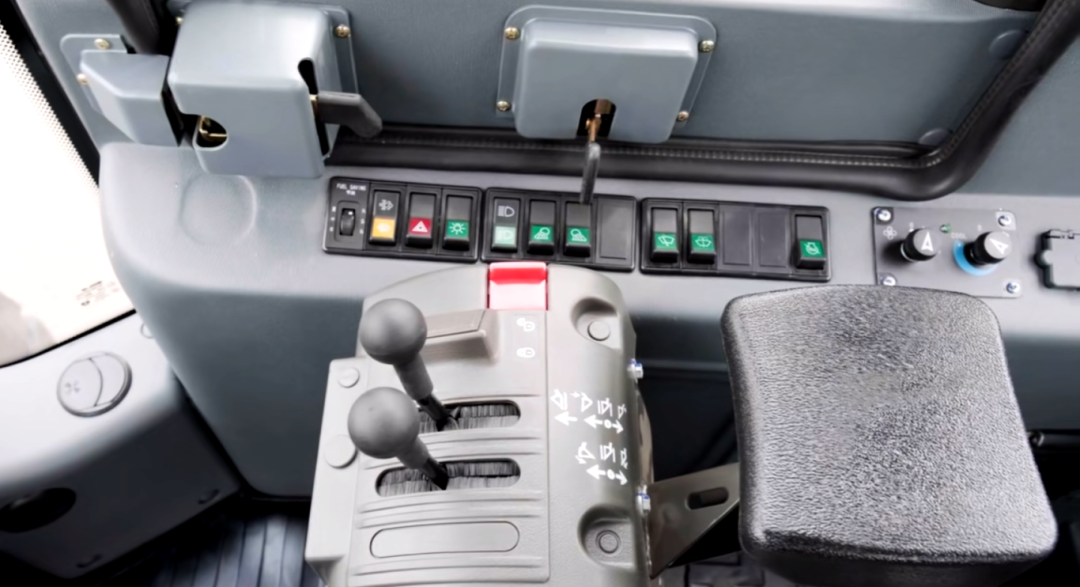 "Compra el adecuado, no el más caro. ¿Es el SDLG L955HE práctico y fácil de usar elegante?" "Compra el adecuado, no el más caro. ¿Es el SDLG L955HE práctico y fácil de usar elegante?"