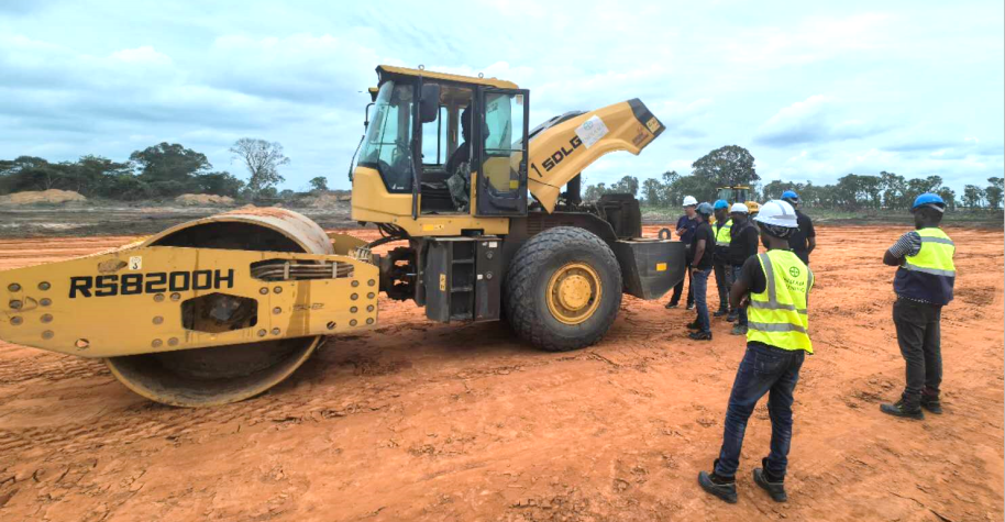El equipo completo de Lingong impulsa la construcción de una mina en el sur de África El equipo completo de Lingong impulsa la construcción de una mina en el sur de África