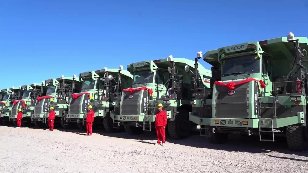 Ceremonia de Entrega de Equipos Lingong Ceremonia de Entrega de Equipos Lingong