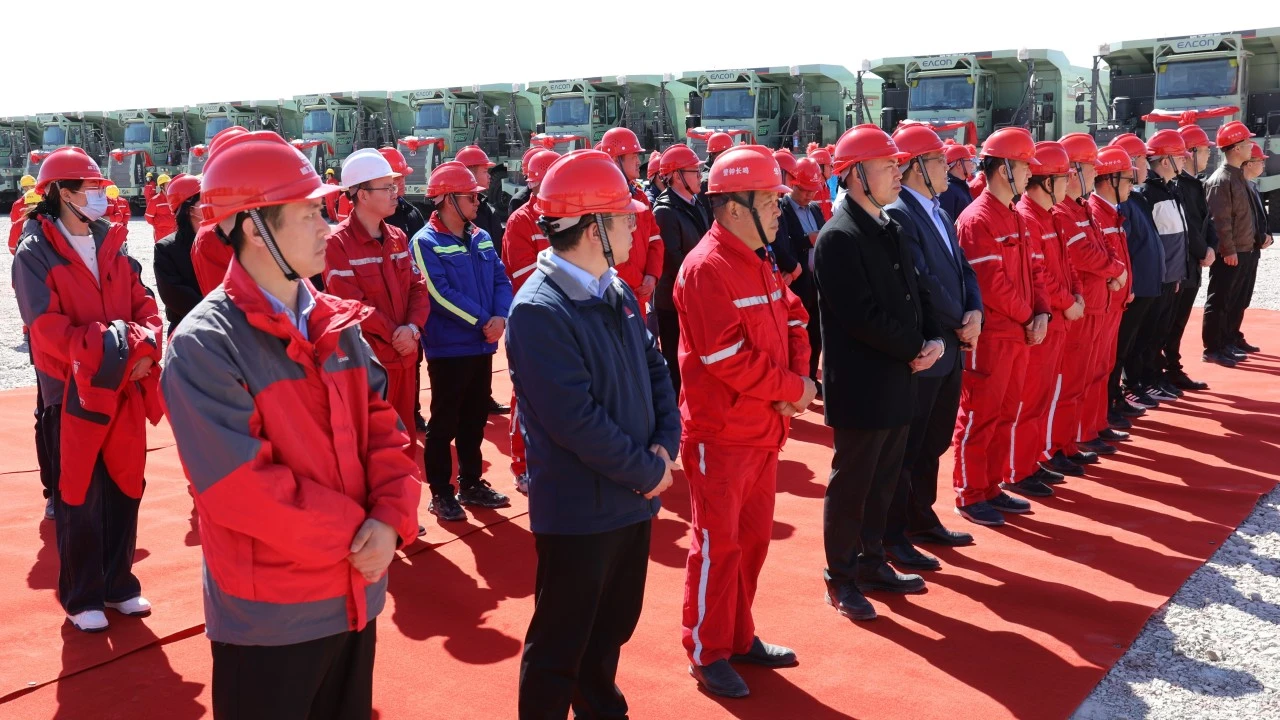 Ceremonia de Entrega de Equipos Lingong Ceremonia de Entrega de Equipos Lingong