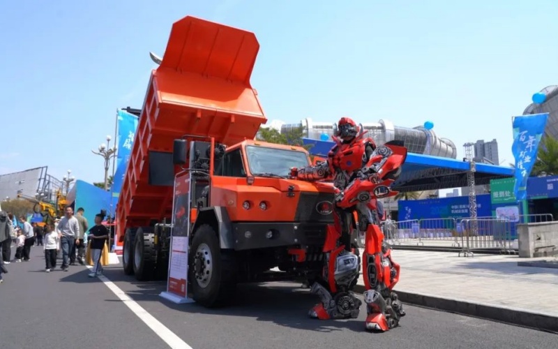 Lingong Heavy Machinery se roba el protagonismo en la Exposición Minera de Cangnan con soluciones su