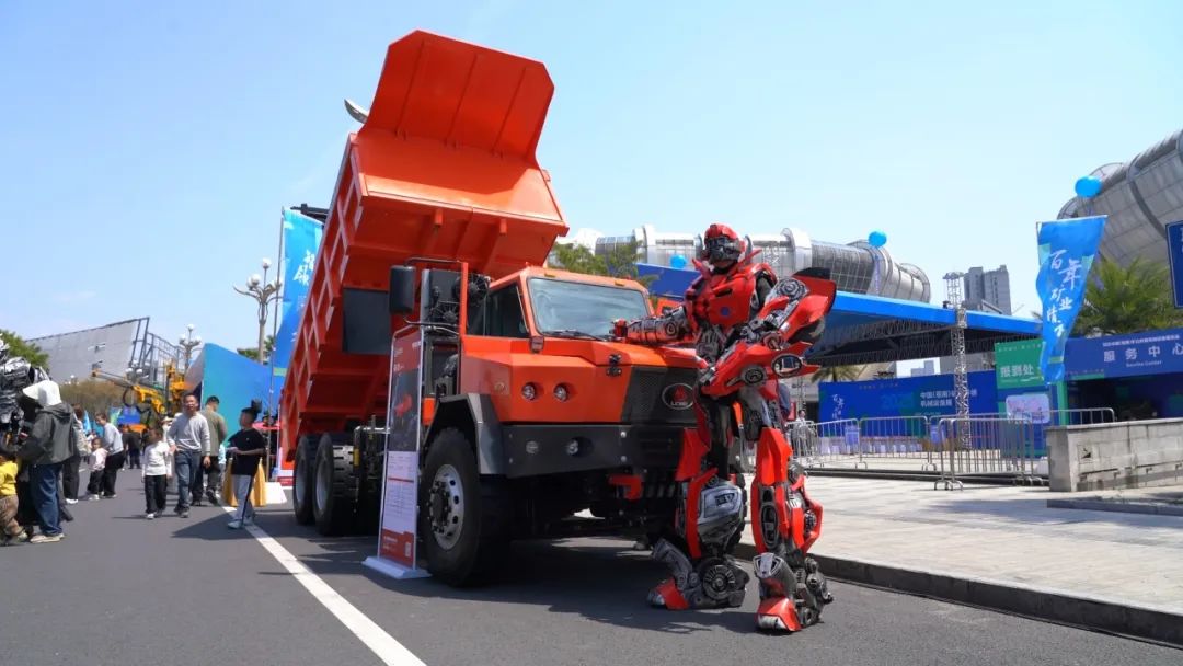 Lingong Heavy Machinery se roba el protagonismo en la Exposición Minera de Cangnan con soluciones su