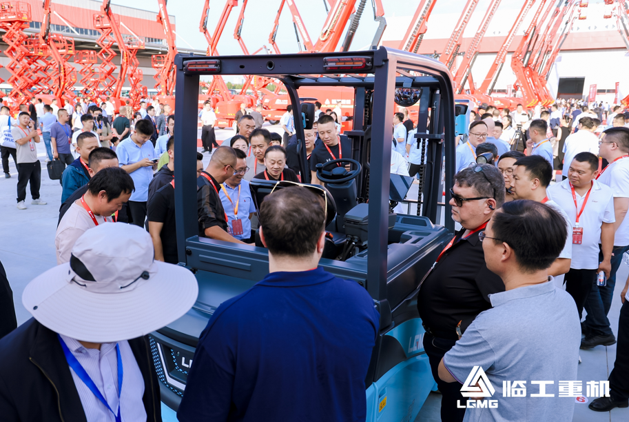 El primer Festival Global de Clientes de LGMG se inauguró con gran pompa