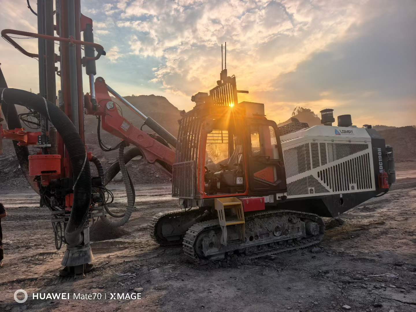 LGMRT SDC190H Remote-Control DTH Drill Rig Passes Acceptance in Uzbekistan LGMRT SDC190H Remote-Control DTH Drill Rig Passes Acceptance in Uzbekistan